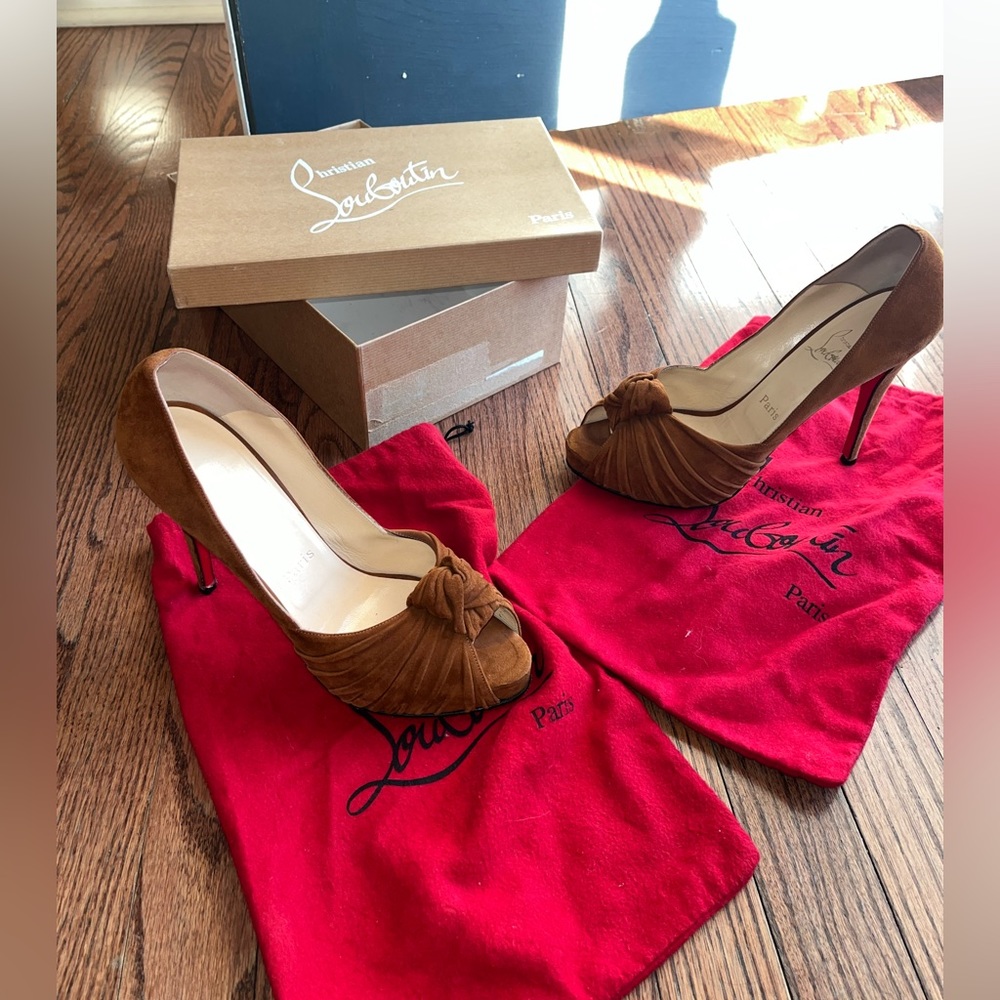 Christian Louboutin heel pumps tan women red bottom